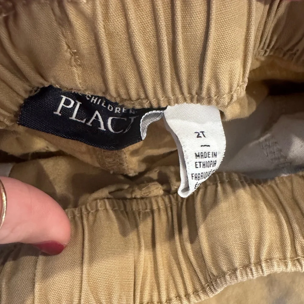 The Children's Place 2T Tan and Navy Shorts set